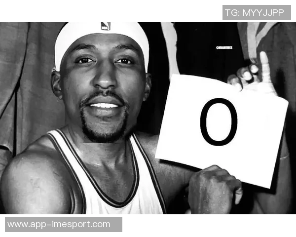 科林斯表示将以积极心态迎接比赛感恩每天能以良好状态出战