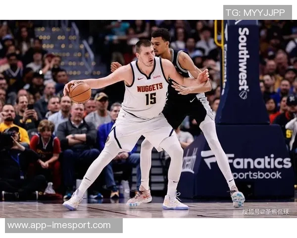 吹杨与莫兰特的表现揭示联盟格局湖人或有机会追逐约基奇与字母哥