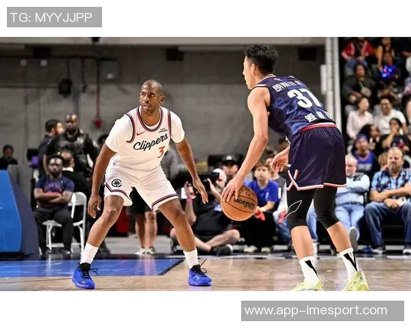 小卡强调季前赛与训练相似强调防守体系的重要性与持续打磨