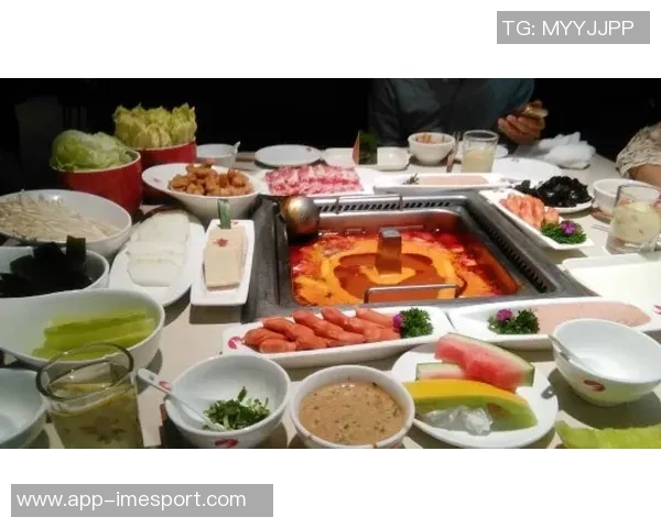 杨瀚森邀请林葳共进火锅期待休息或圣诞节的美好时光